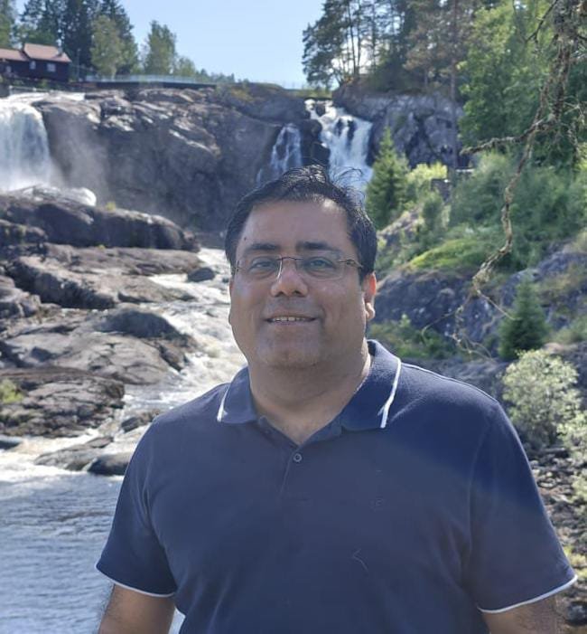 Syed Awais Hussain IT Consultant